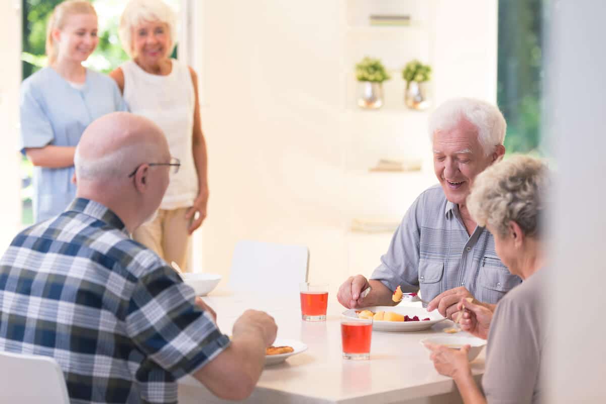 What to Expect During the First 30 Days in Senior Living