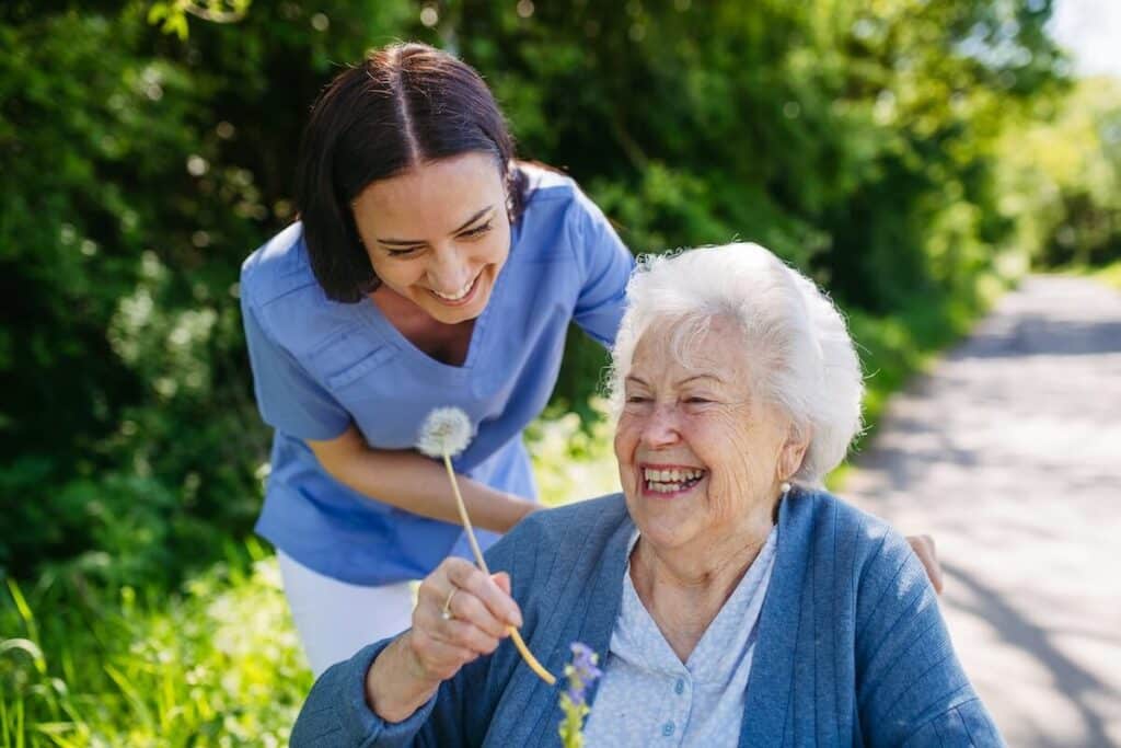 4 Benefits of Continuum of Care in Senior Living Communities